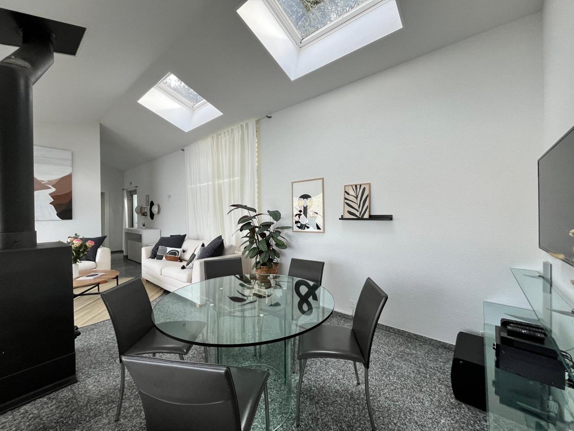 Wohnung Mit Grossartiger Seesicht Und Balkon Spiez Luaran gambar
