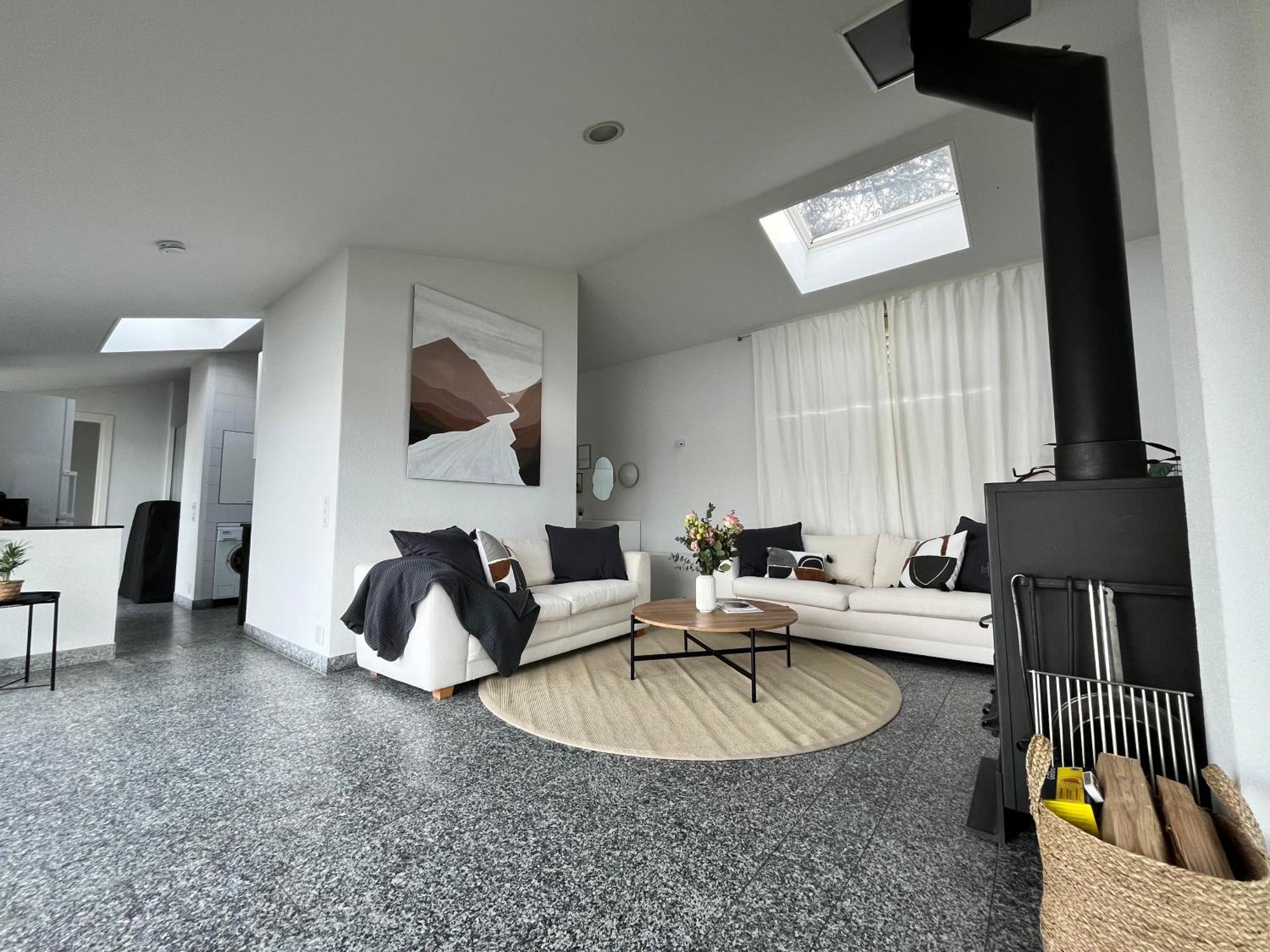 Wohnung Mit Grossartiger Seesicht Und Balkon Spiez Luaran gambar