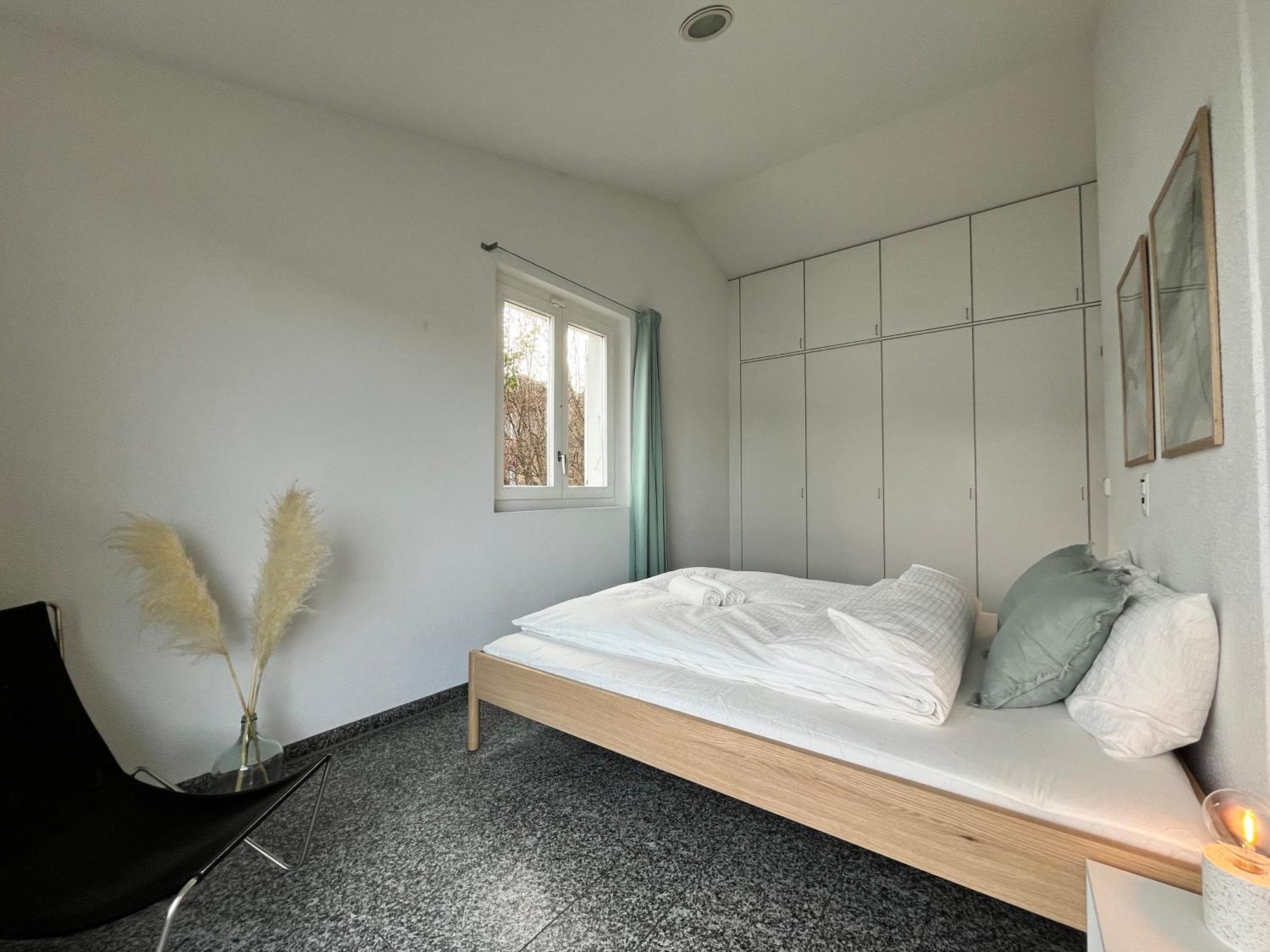 Wohnung Mit Grossartiger Seesicht Und Balkon Spiez Luaran gambar