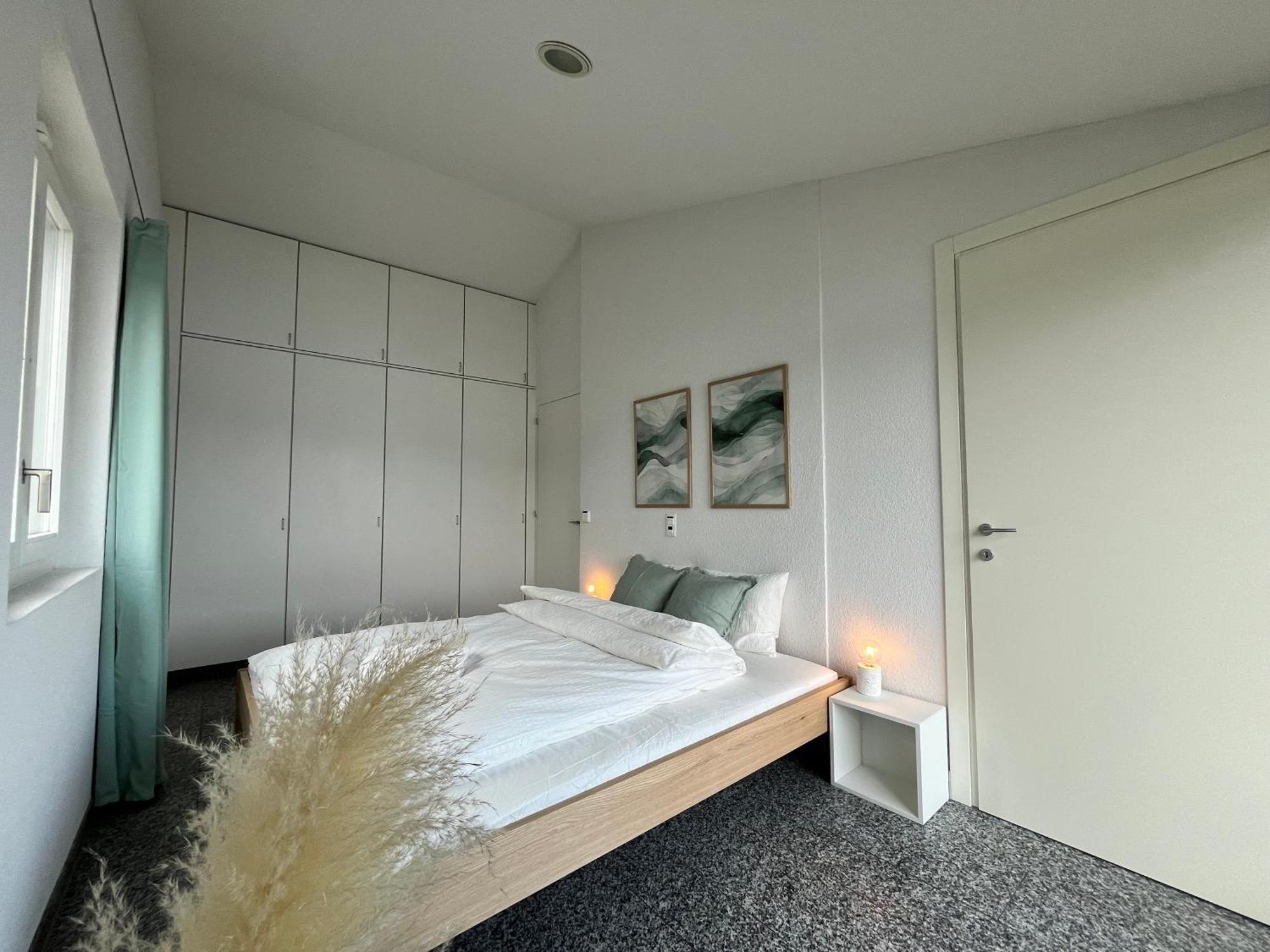 Wohnung Mit Grossartiger Seesicht Und Balkon Spiez Luaran gambar