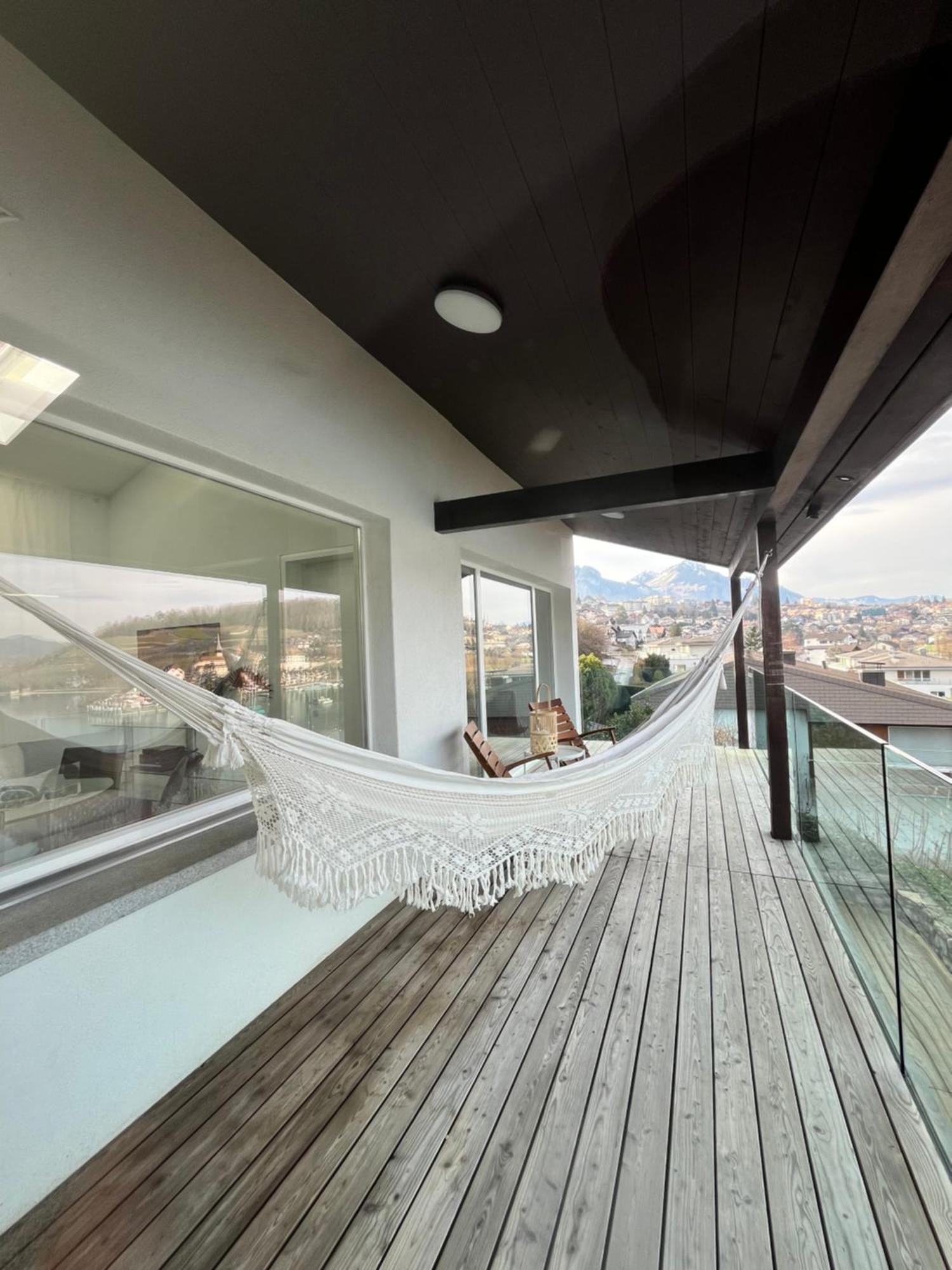 Wohnung Mit Grossartiger Seesicht Und Balkon Spiez Luaran gambar