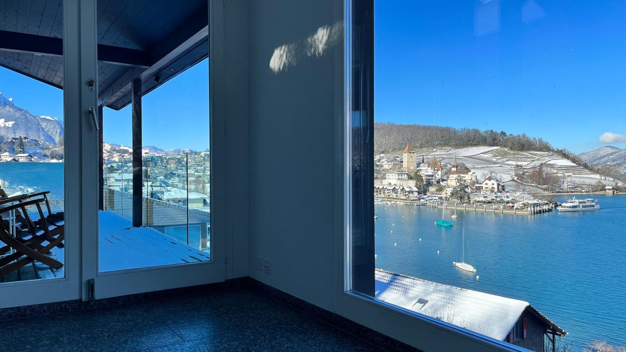 Wohnung Mit Grossartiger Seesicht Und Balkon Spiez Luaran gambar